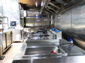 5 Common Essential Guides to Commercial Kitchen Cleaning